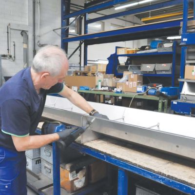 Produktion_Mechanik_Tröge_abdichten_weda