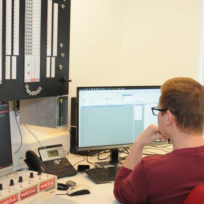 produktion_elektro_kundenspezifische_Programmierung_weda