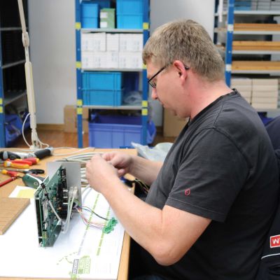 produktion_elektro_Platinenbau_weda