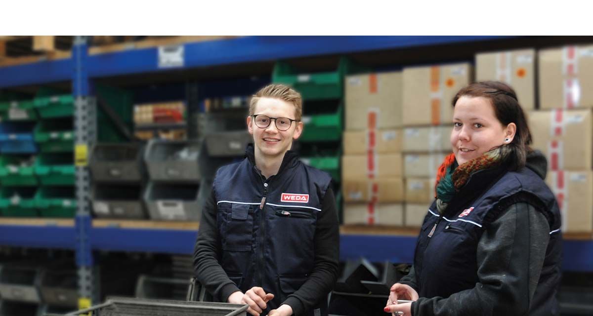 Karriere_Ausbildung_Lager_Header